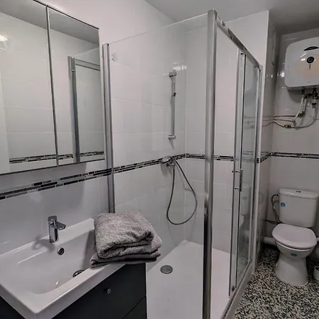 Apartment Avec Coin Nuit, 100 M De La Le Lavandou