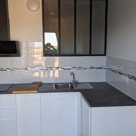Avec Coin Nuit, 100 M De La Apartment *