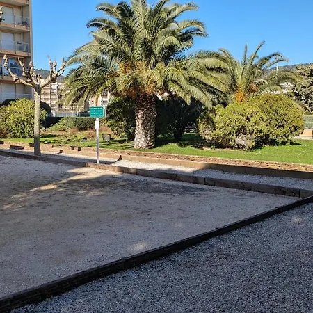 Avec Coin Nuit, 100 M De La Lejlighed