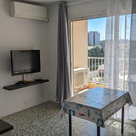 Апартаменты Avec Coin Nuit, 100 M De La